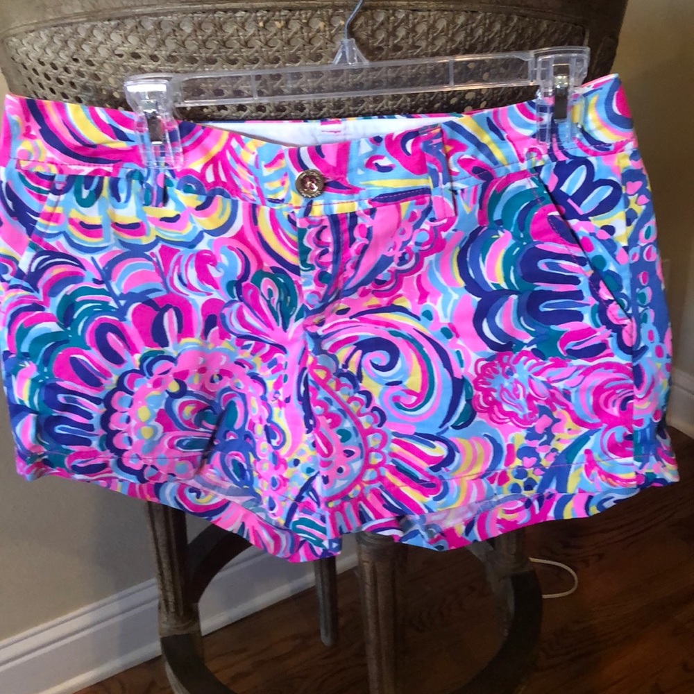 Lilly Pulitzer size 8 shorts front zip and button